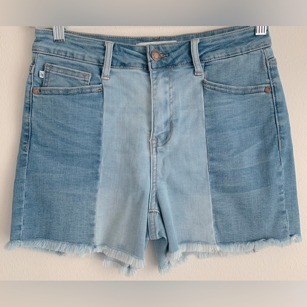 Excellent Condition, Judy Blue, Contrasting Color Denim Shorts, Size Medium